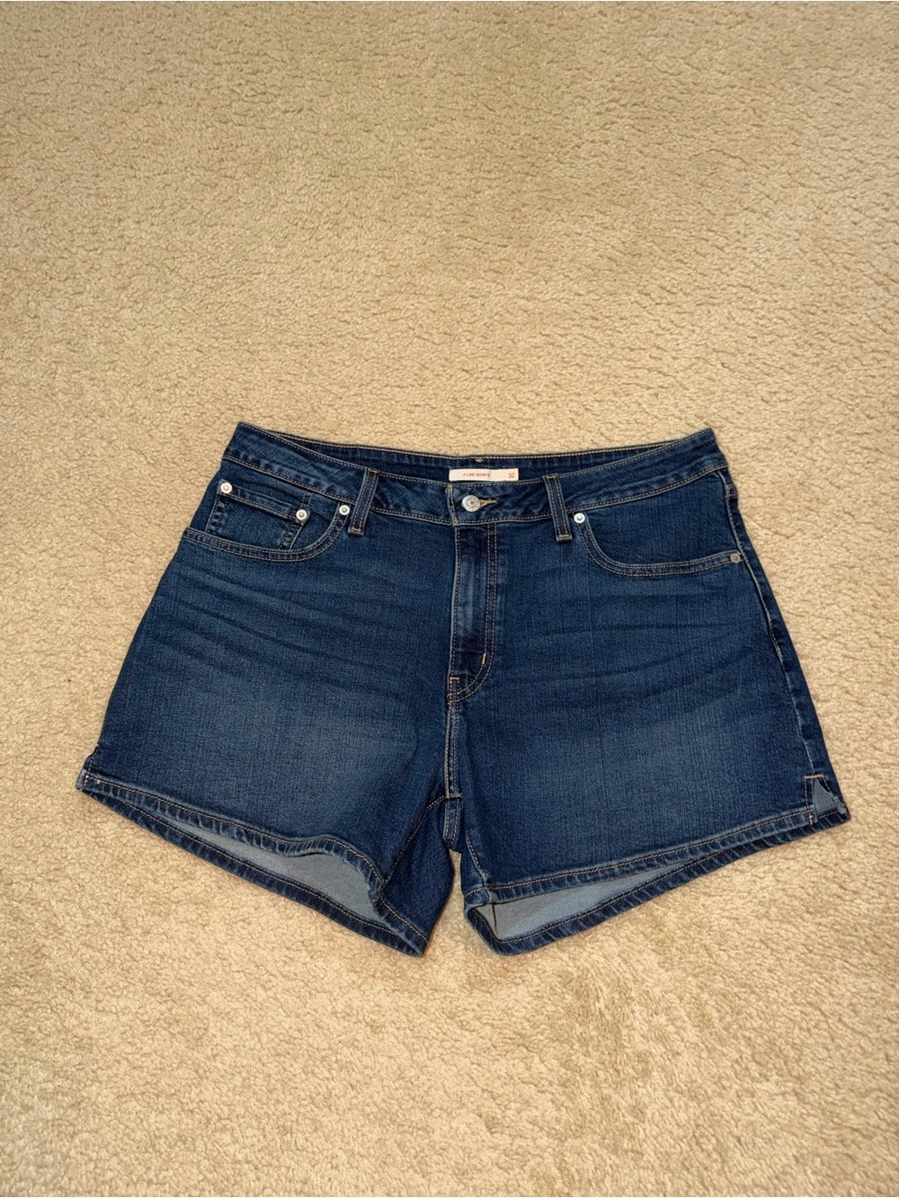 🔷Levi’s A-Line Shorts🔷